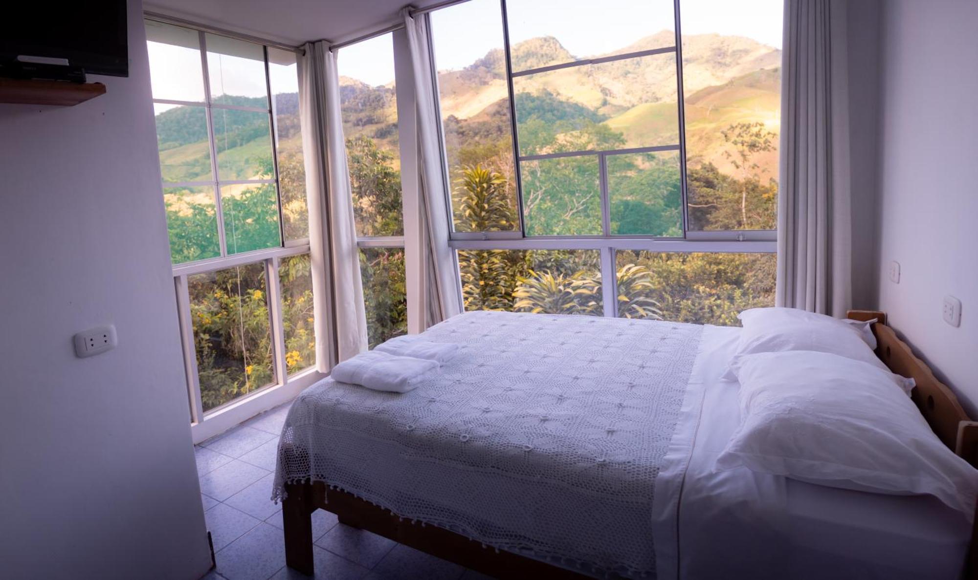 Albergue Turistico Gstir Pozuzo Habitación foto
